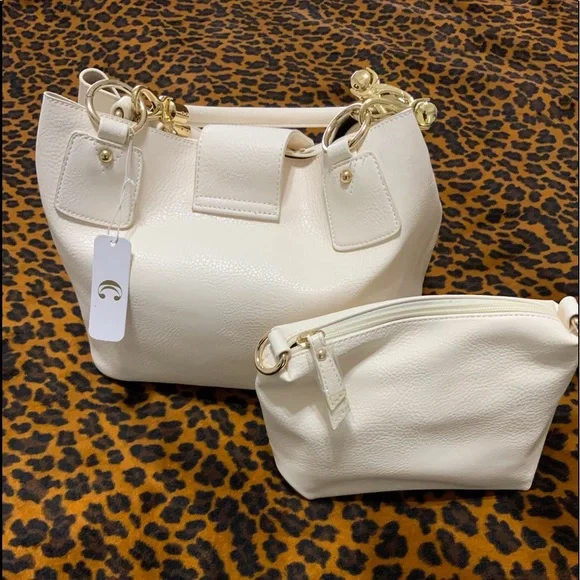 BRAND NEW IVORY LEATHER HANDBAG. - Picture 2 of 11